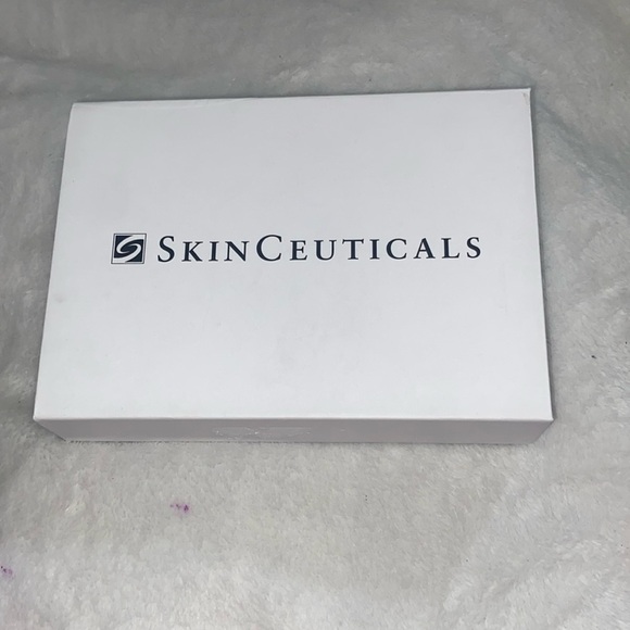 Skin Ceuticals rose quarts 2 peace crystal face role set